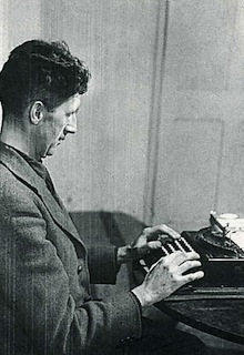 orwell-at-typewriter220